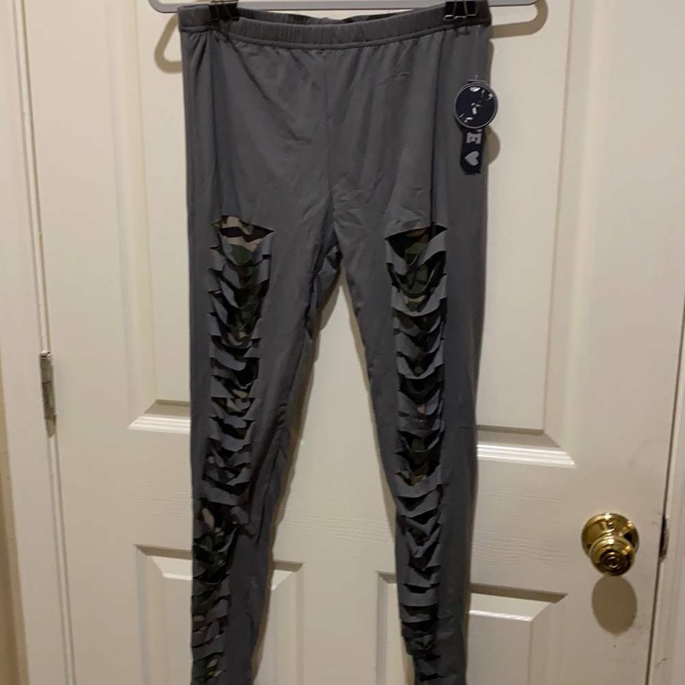 RAG. Ripped Legging